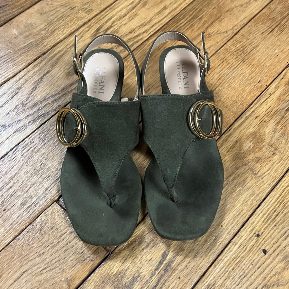 Alfani Step N Flex Womens‎ 6M Olive Green Wedge Thong Sandals Buckle Slingback
